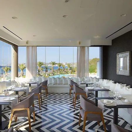 The Ixian Grand & - Adults Only Hotell